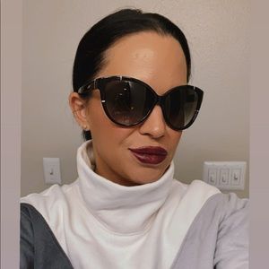 Meet your Posher, Candace